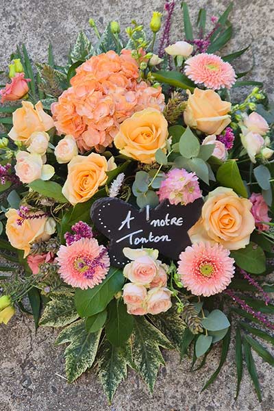 hommage-fleur-deces-enterrement